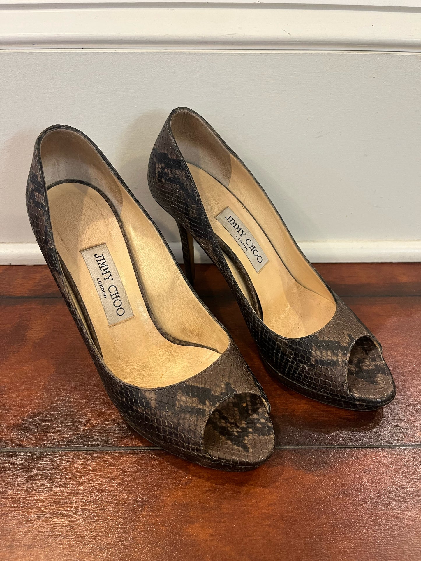 Jimmy Choo Size 38 1/2 Snakeskin Shoes