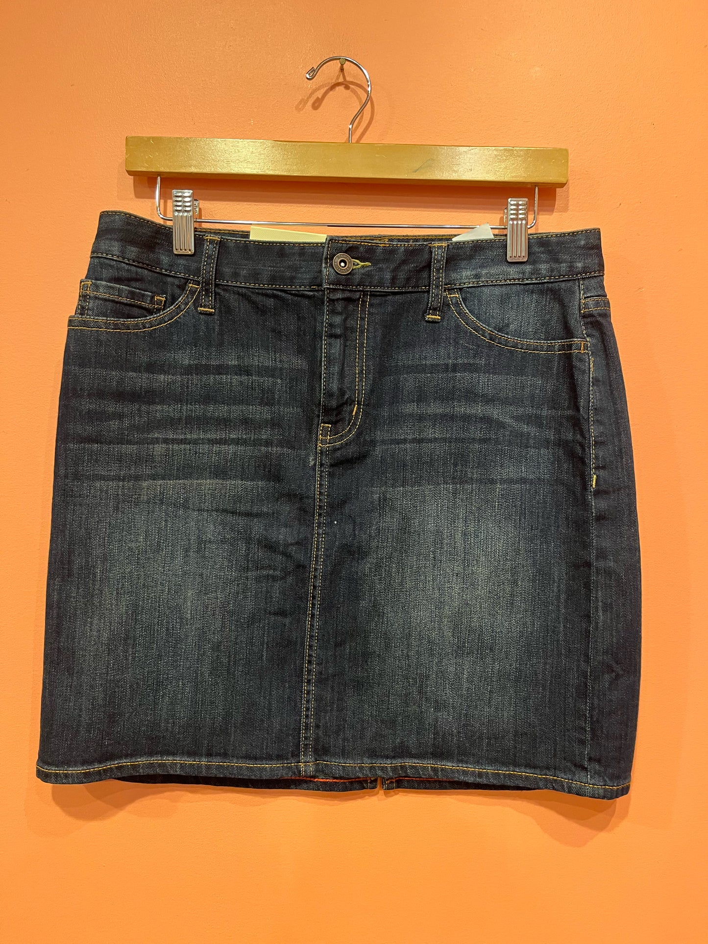 Size 6 Tommy Hilfiger Skirt