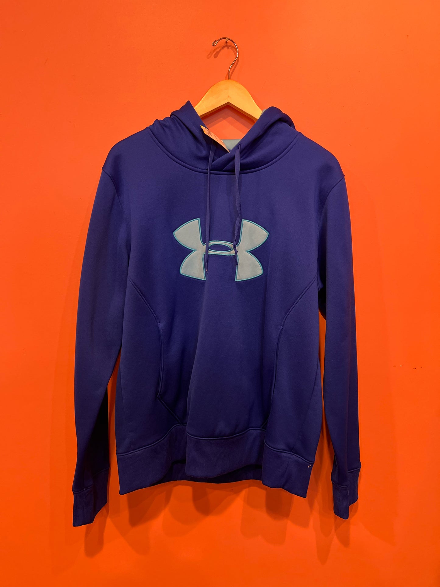 Size L Under Armor Hoodie