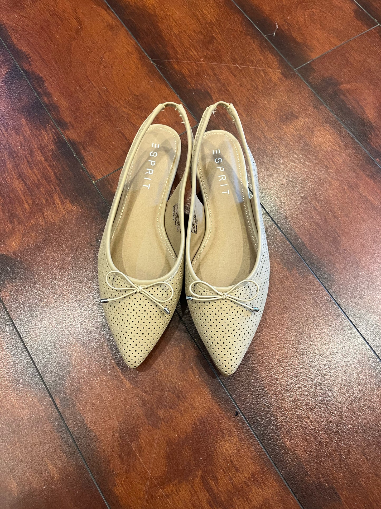 Espirit Size 7 1/2 Beige Shoes
